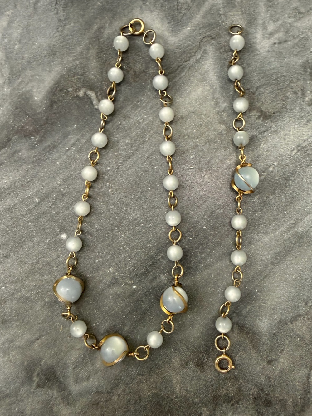 Vintage Gold Moonstone Moonglow Lucite Beaded Necklace Bracelet Set - Picture 8 of 8